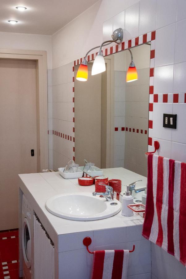Casa Juli: 70Mq-Centro-Triëst Buitenkant foto