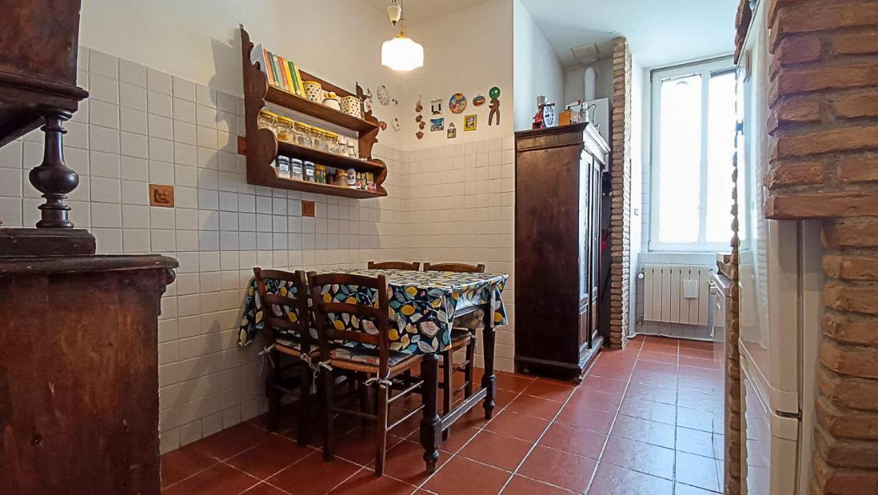 Casa Juli: 70Mq-Centro-Triëst Buitenkant foto